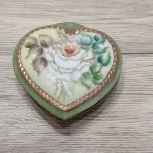 Vintage China Trinket Jewelry Heart Floral Lid Gift